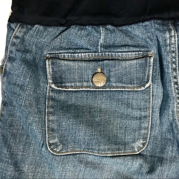 Liz Lange Maternity Under the Belly Blue Denim Maternity Jean Shorts Size Small - Picture 4 of 5